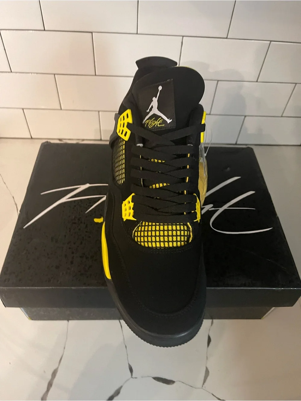 Mens Retro 4 Yellow Thunder Size 13.